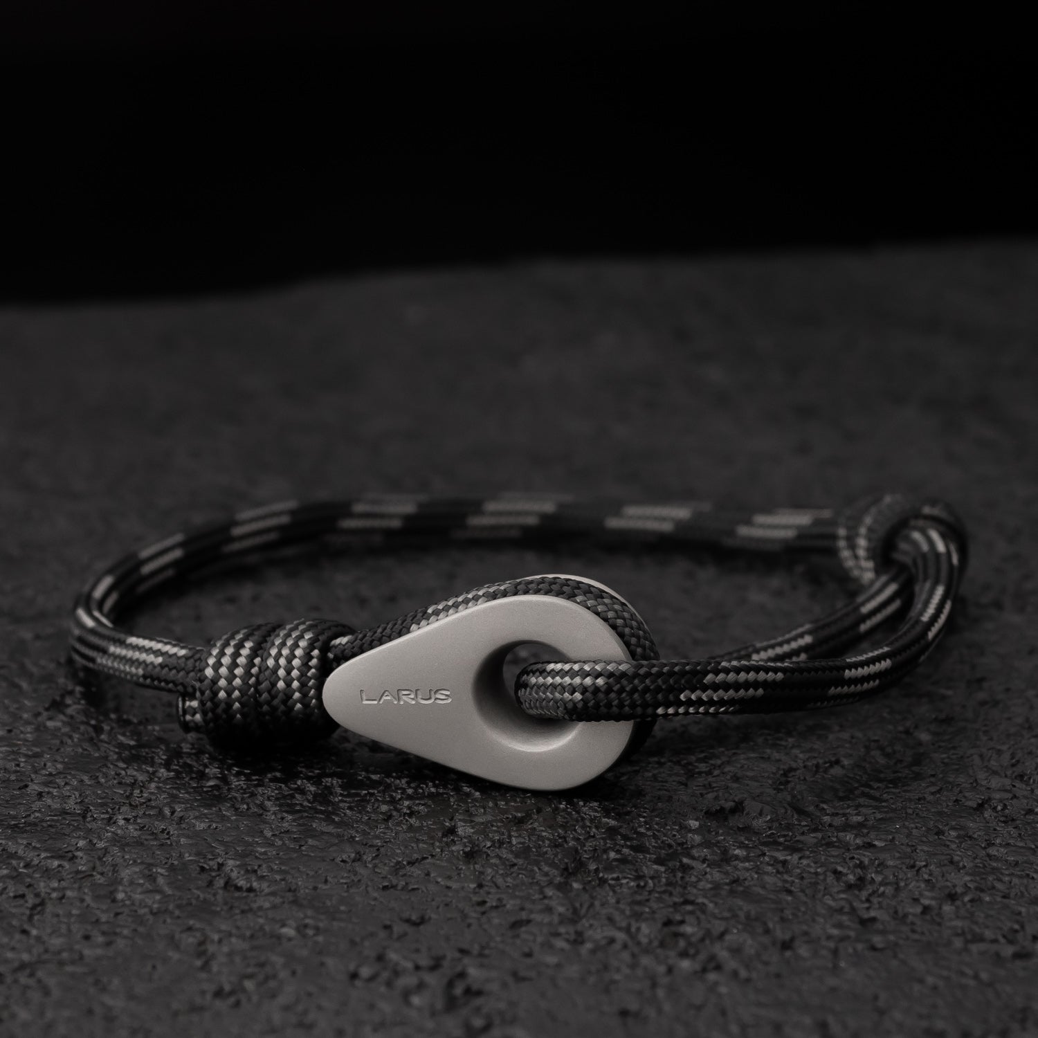 #szín_gunmetal