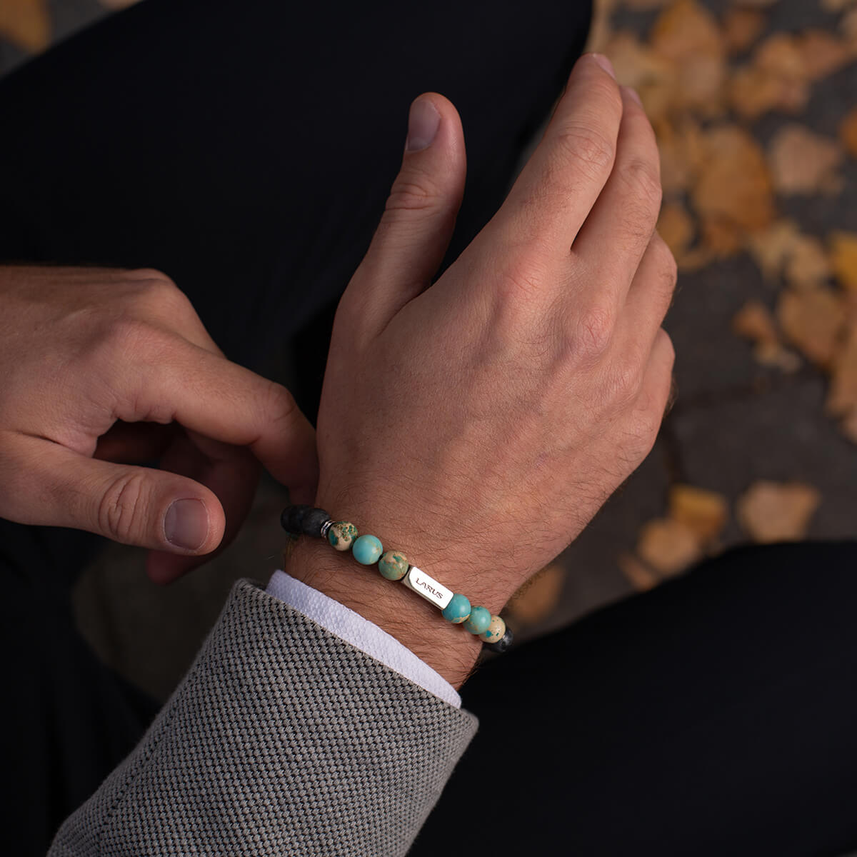 larus-beaded-bracelet-men-bracelet-blue-lagoon-imperial-jasper-larvakite-lava-ferfi-gyongy-karkoto-csaszar-jaspis-larvikit-lavako-karkoto-ezust-diszekkel-k00-3 #szín_ezüst