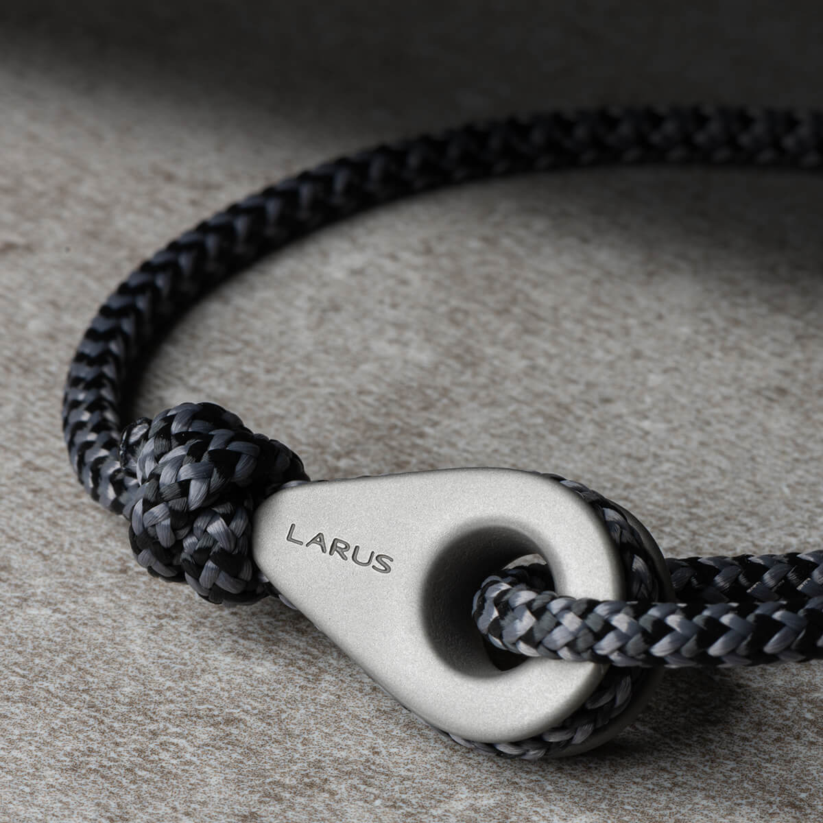 #szín_gunmetal
